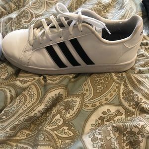 Adidas Grand Court Sneaker Big kid size 7